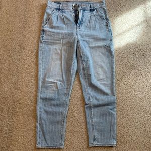 Mom jeans with pleated waist